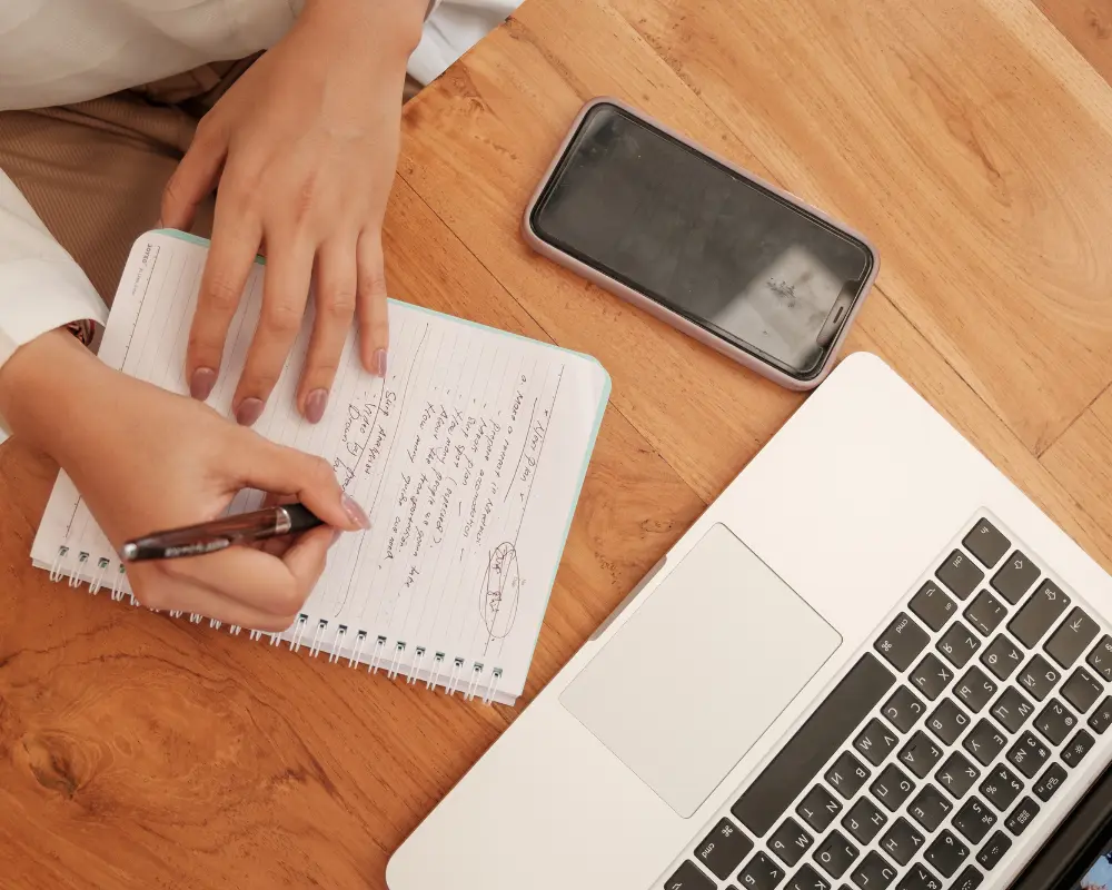 Digite Chip content writing services banner highlighting professional and engaging copy solutions.